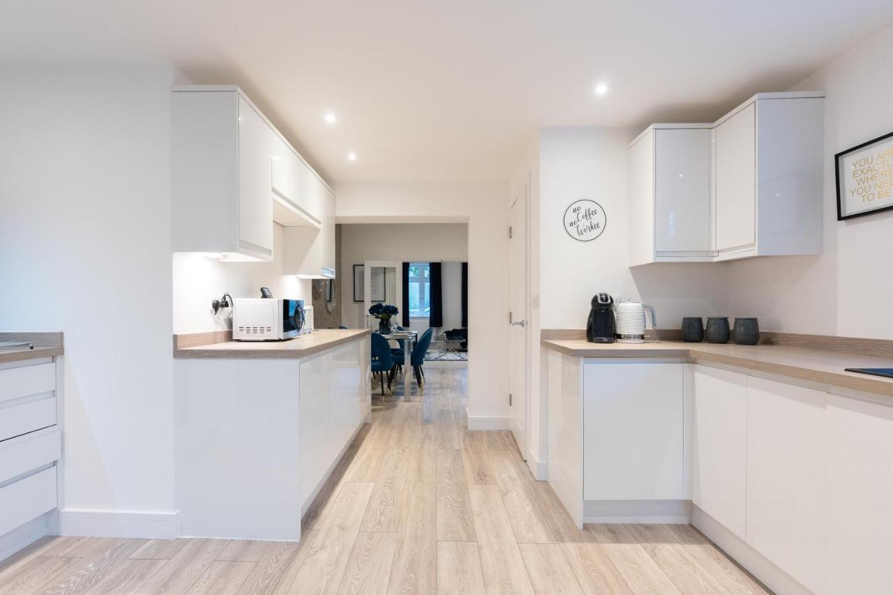 Luxury Living Away From Home Редхилл Экстерьер фото