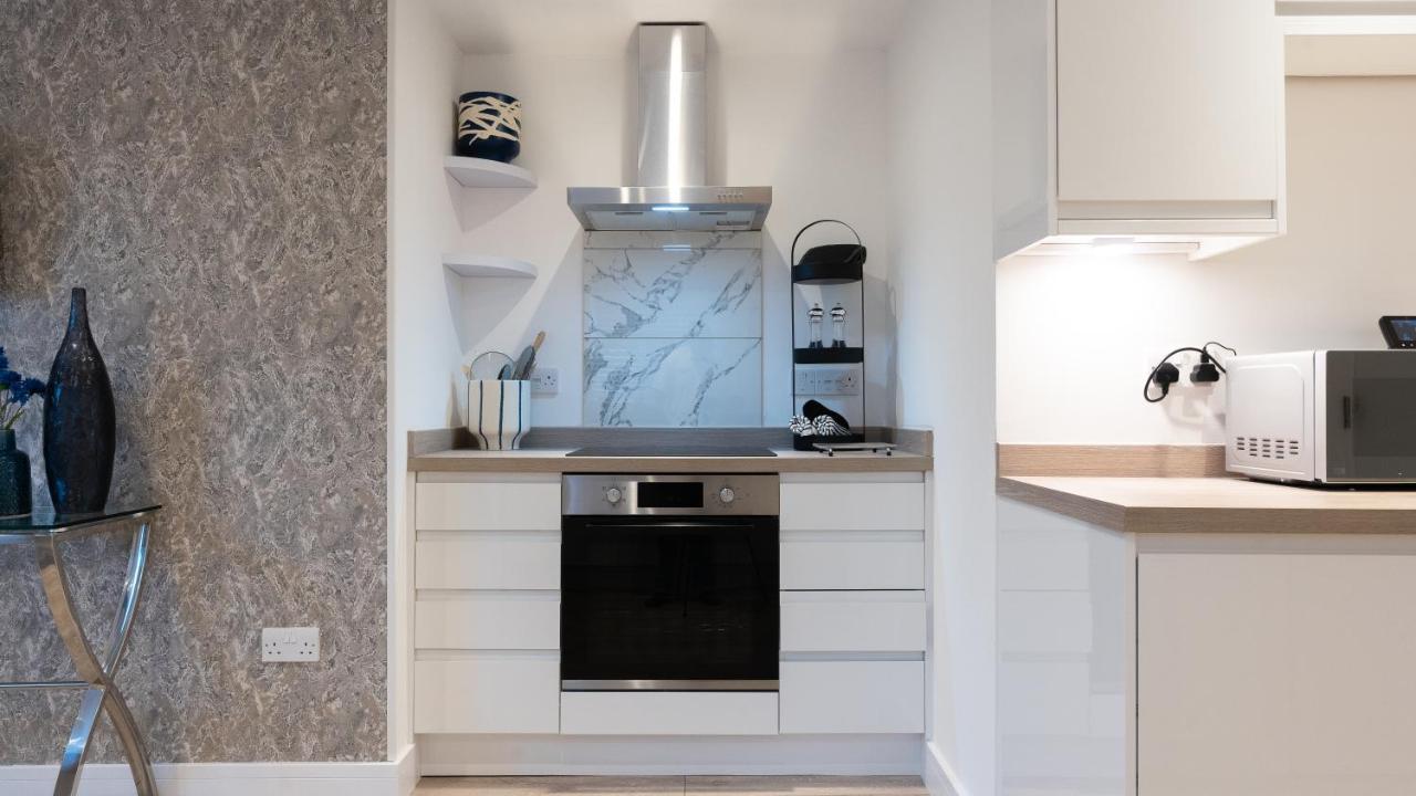 Luxury Living Away From Home Редхилл Экстерьер фото